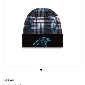 ISO DO NOT BUY !! New Era Black and Blue Cuffed Beanie with Plaid Design
